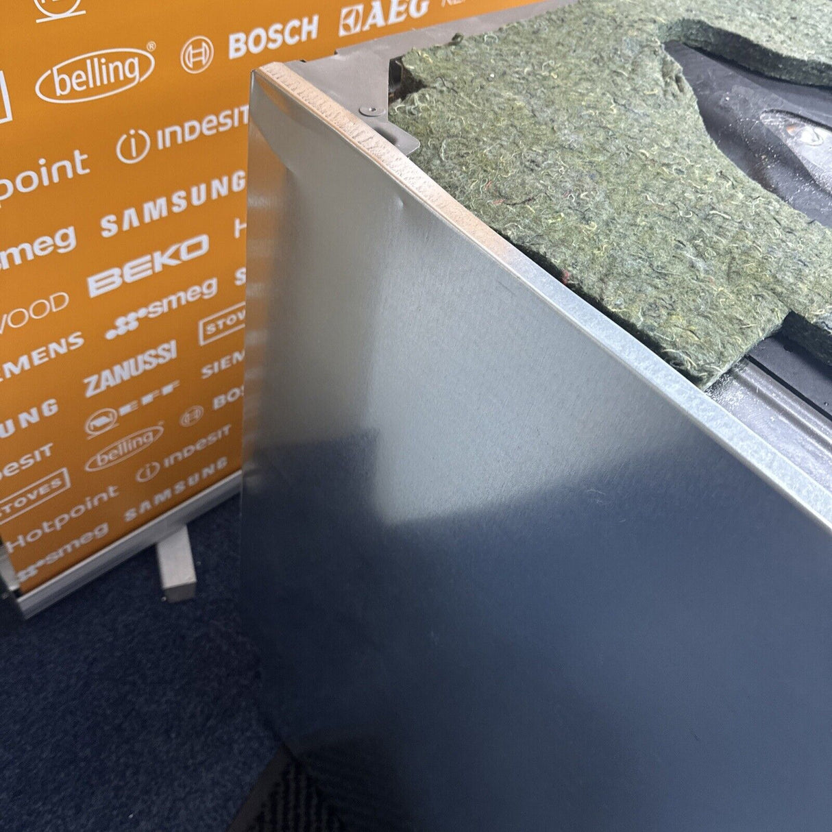 AEG FSB42607Z 3000 Air Dry Fully Integrated Built In Dishwasher - Black Control Panel with Sliding Door Fixing Kit. dent on side