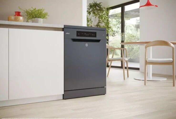 Hoover HF4C7L0A 60cm Super Silent 14 Place Settings Freestanding Dishwasher Stock photo kitchen