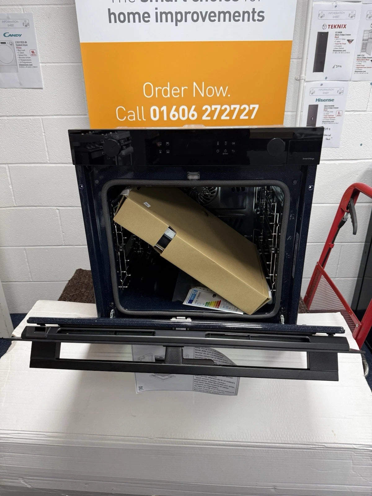 Samsung Series 4 NV7B45305AK Built-In Electric Single Oven with Dual Cook Flex™ Pyrolytic Self Cleaning and Air Sous Vide in Black - A+ Rated - HW181685