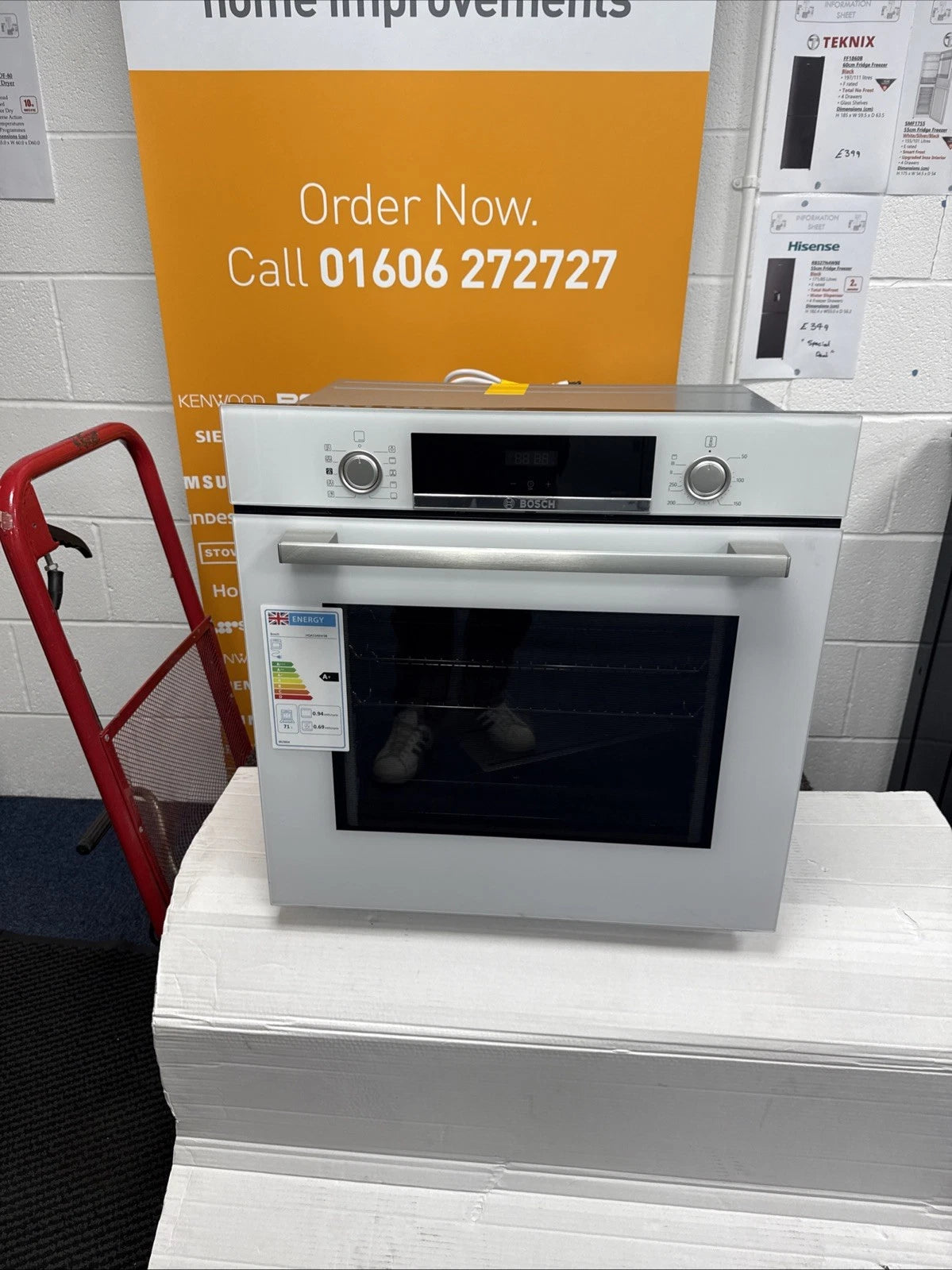 Bosch Series 4 HQA534BW3B Electric Single Oven with added Steam Function In White - A+ Rated - HW181698