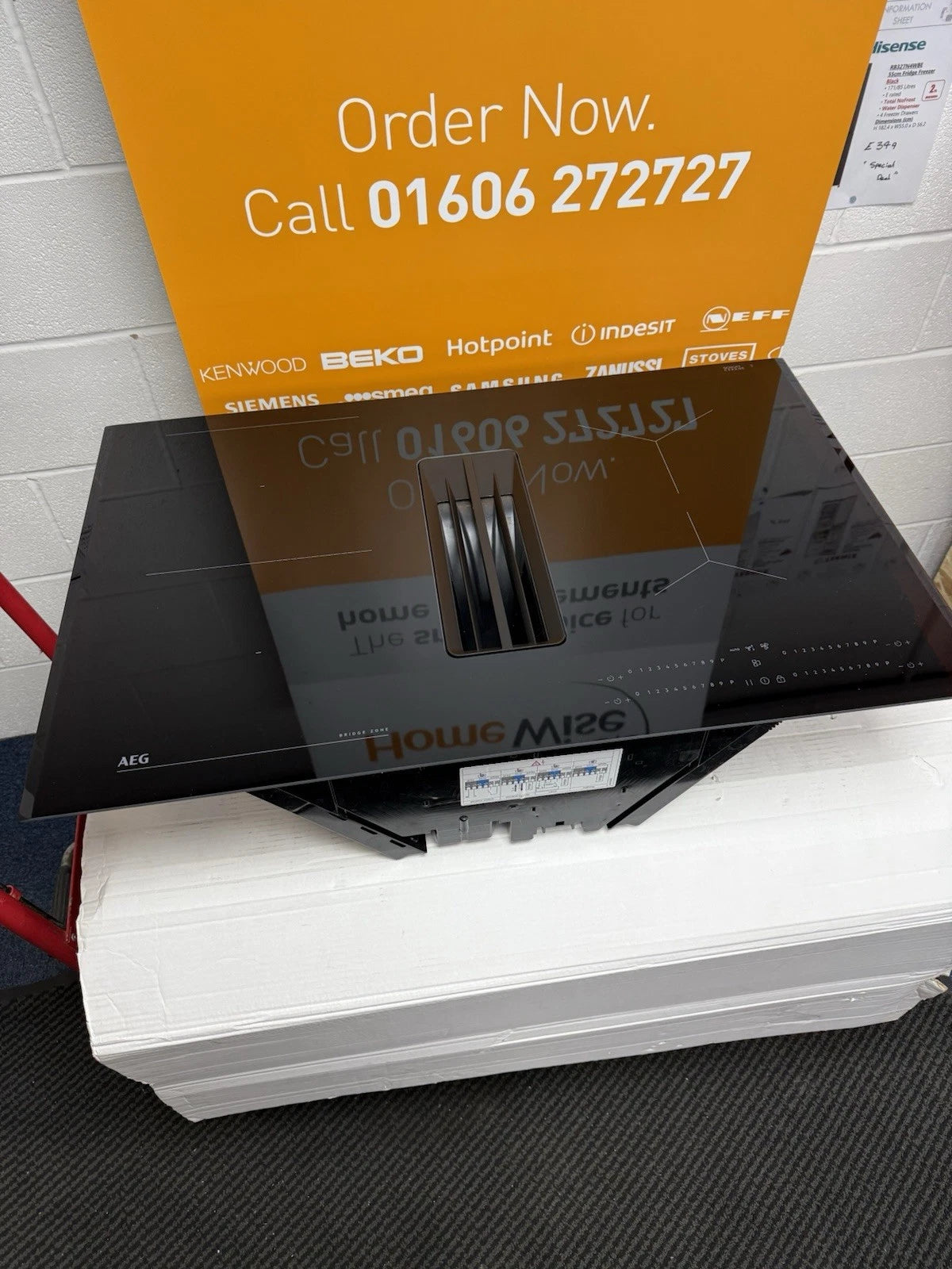 AEG Series 6000 TH84CB03FB (83) 81cm Induction Hob with Venting Extraction in Black - A+ Rated - (Display Stock) - HW181683 Glass ceramic surface in perfect condition.