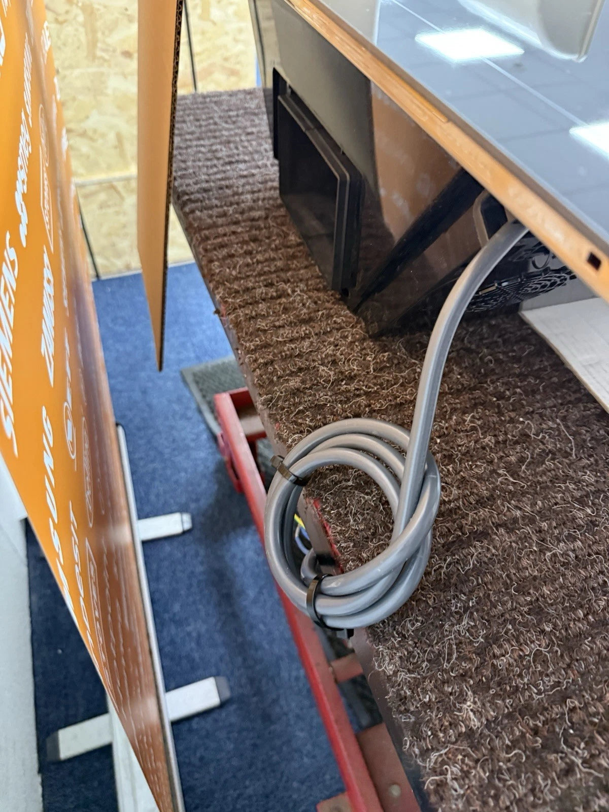 AEG Series 6000 TH84CB03FB (83) 81cm Induction Hob with Venting Extraction in Black - A+ Rated - (Display Stock) - HW181683 with installation cable.