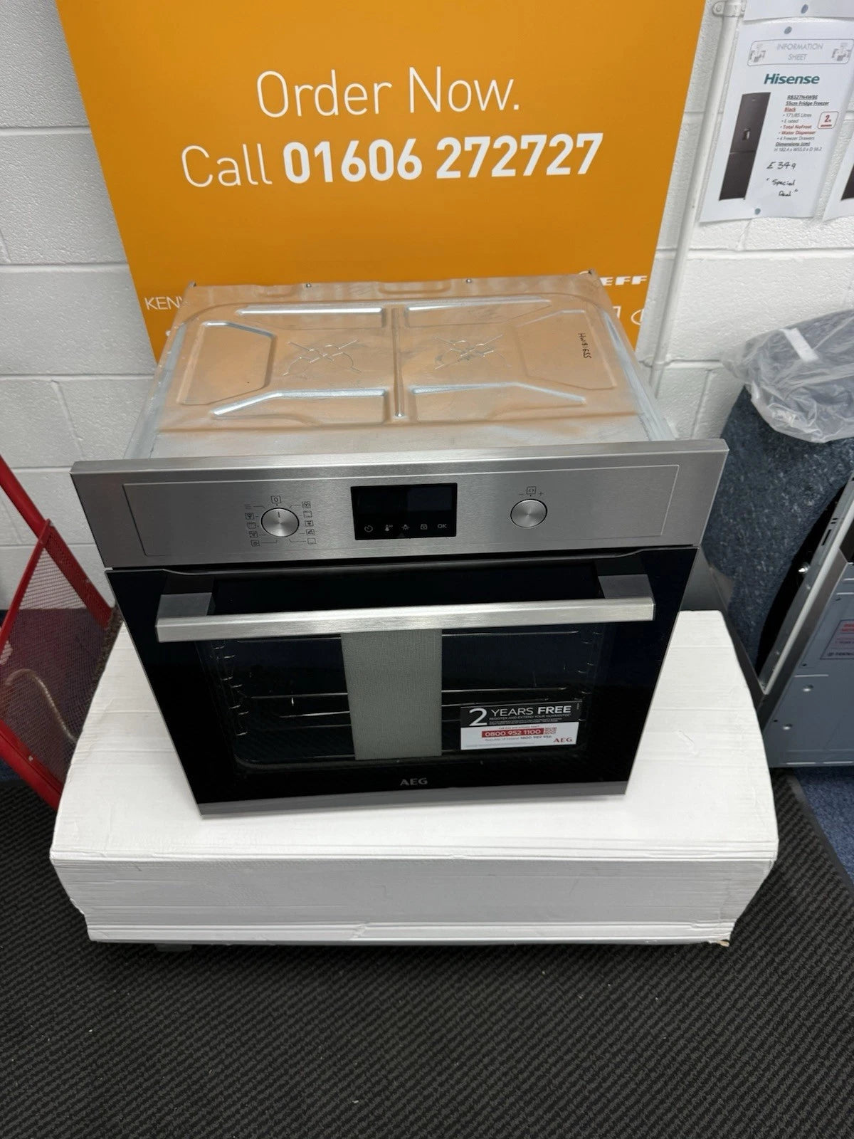 AEG 3000 Series BPX535061M (13) Pyrolytic Self Cleaning 72L Single Oven in Stainless Steel - A+ Rated - HW181713