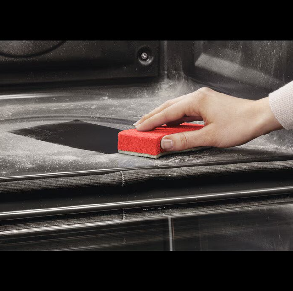 AEG 7000 BSK774320M SteamCrisp Built-In Single Oven with Pyrolytic Self Cleaning in Stainless Steel - A+ Rated (Blemished) Stock photo Pyrolytic cleaning just wipe away the ash residue afterwards