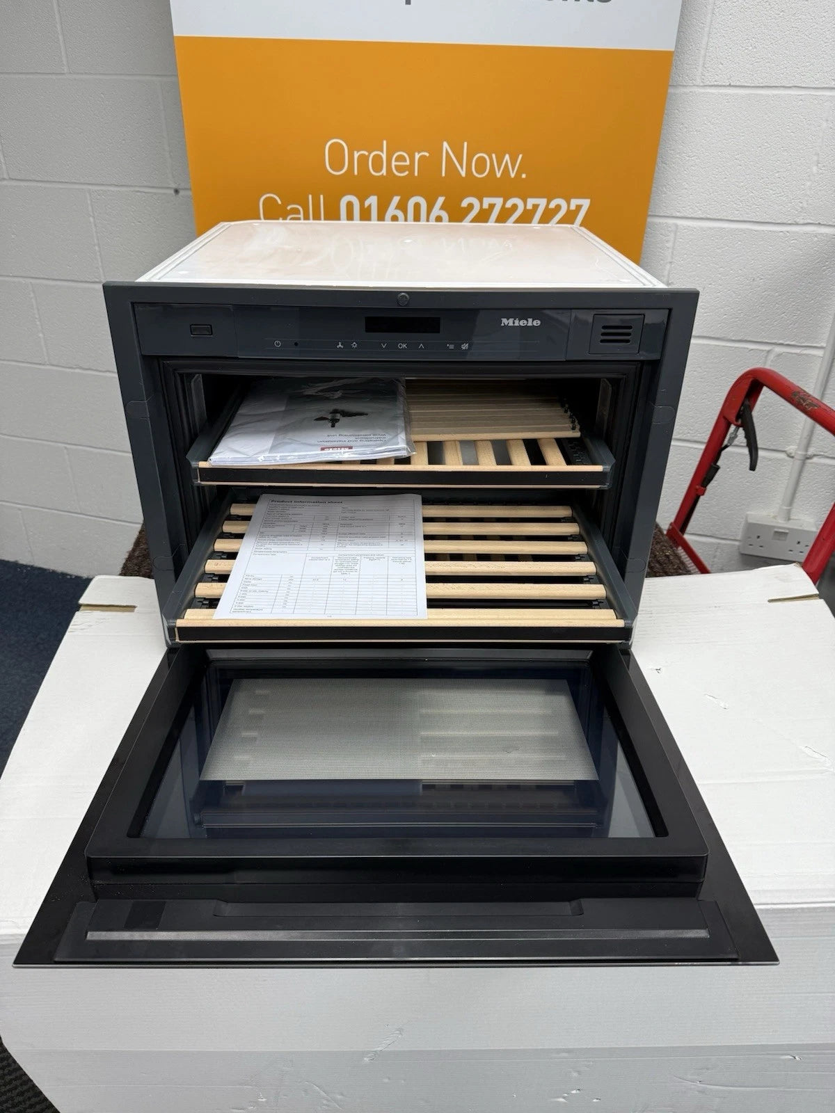 Miele KWT 7112 iG ed Push2Open Clean Steel Built-In Wine Conditioner (Blemished) - HW181334 - BLACK FRIDAY PRICE £1039.20