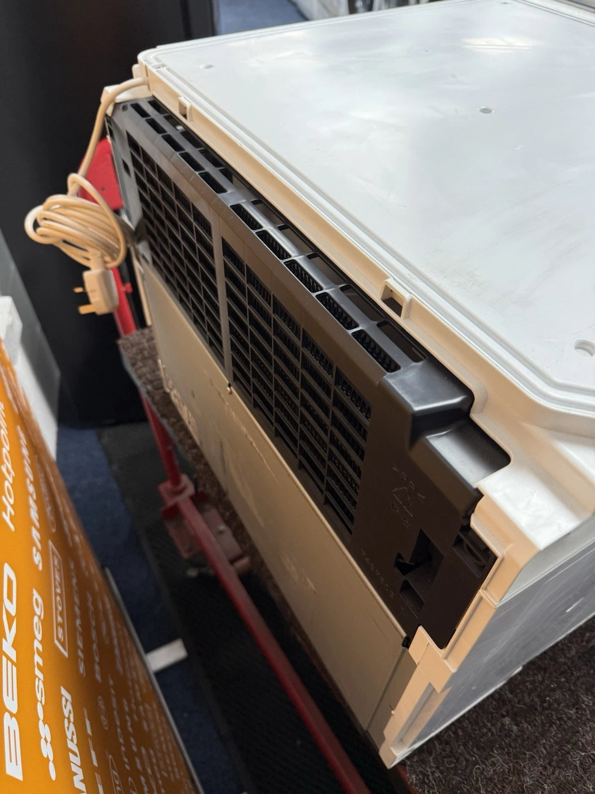 Miele KWT 7112 iG ed Push2Open Clean Steel Built-In Wine Conditioner (Blemished) - HW181334 - BLACK FRIDAY PRICE £1039.20