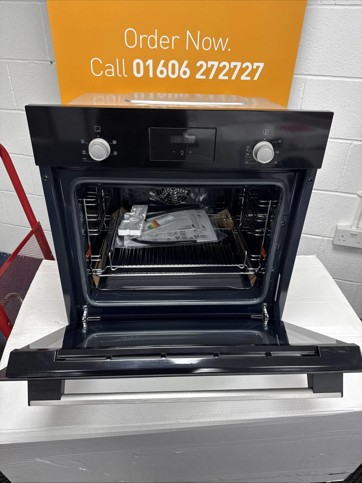 Bosch Series 2 HHF113BA0B (71) Built-In Electric Single Oven in Black with 13 Amp Plug - A Rated - HW181771