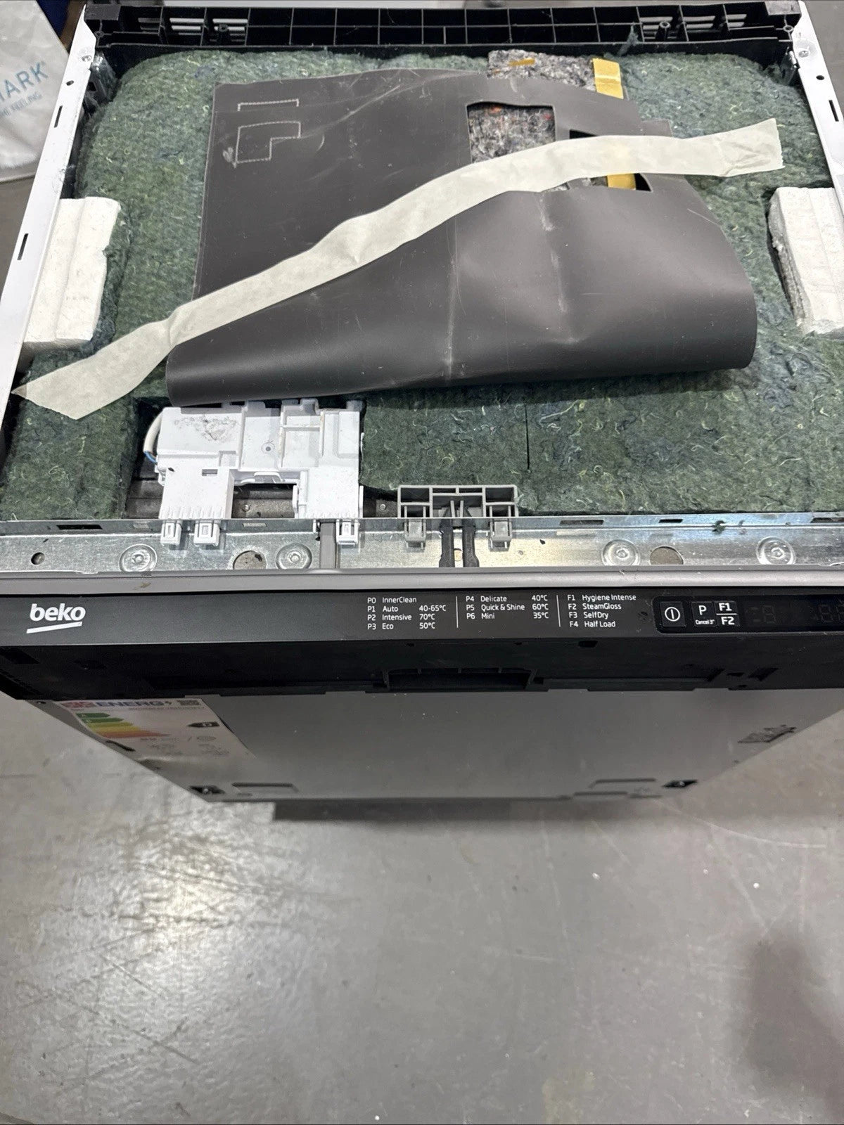 Beko Pro HygieneIntense BDIN26430 Built-in Integrated Full-Size Dishwasher - D Rated - (Side Dented) - HW181635