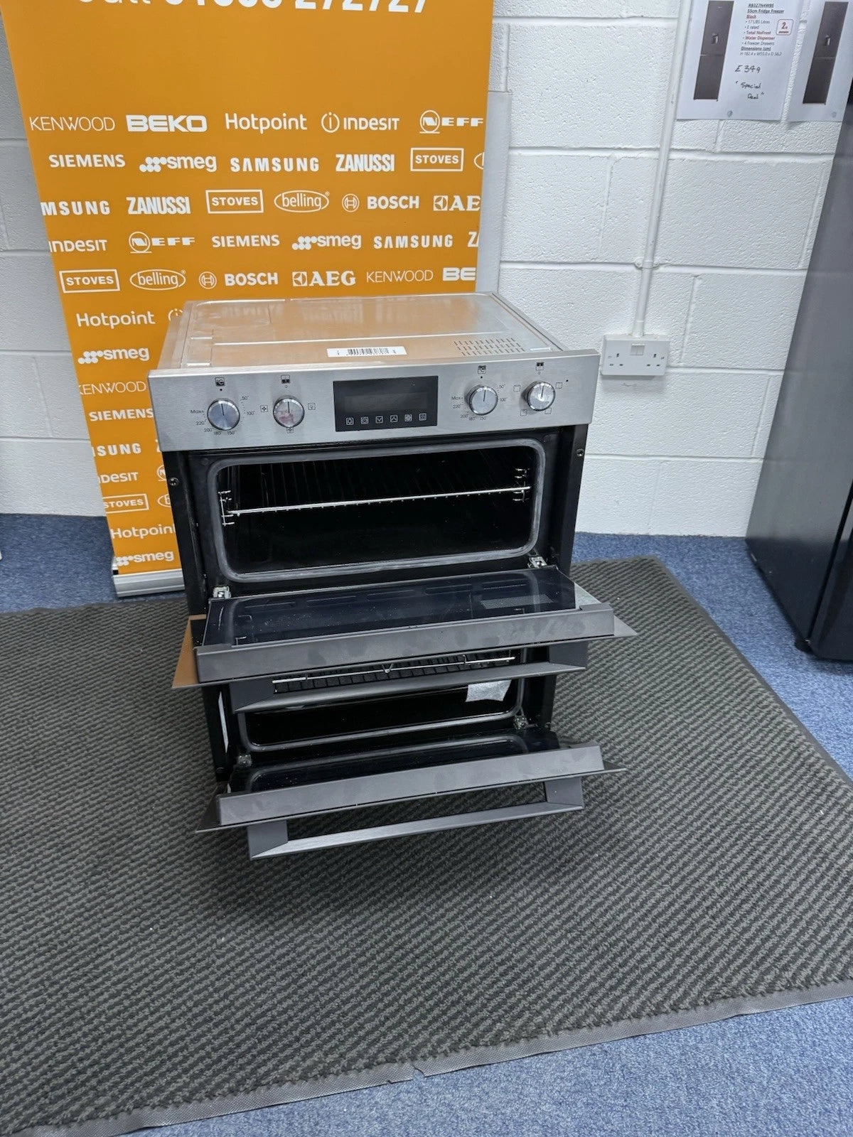 Lamona LAM4408 (29) Built Under Double Oven in Stainless Steel and Black - HW181629