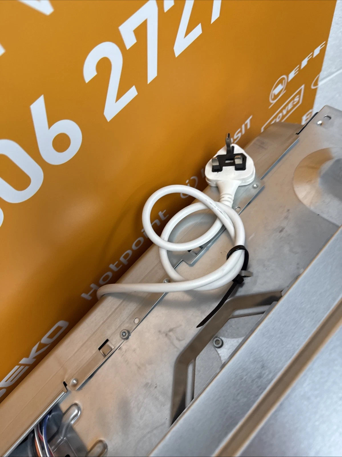 Bosch Series 2 HHF113BA0B (71) Built-In Electric Single Oven in Black with 13 Amp Plug - A Rated - HW181771