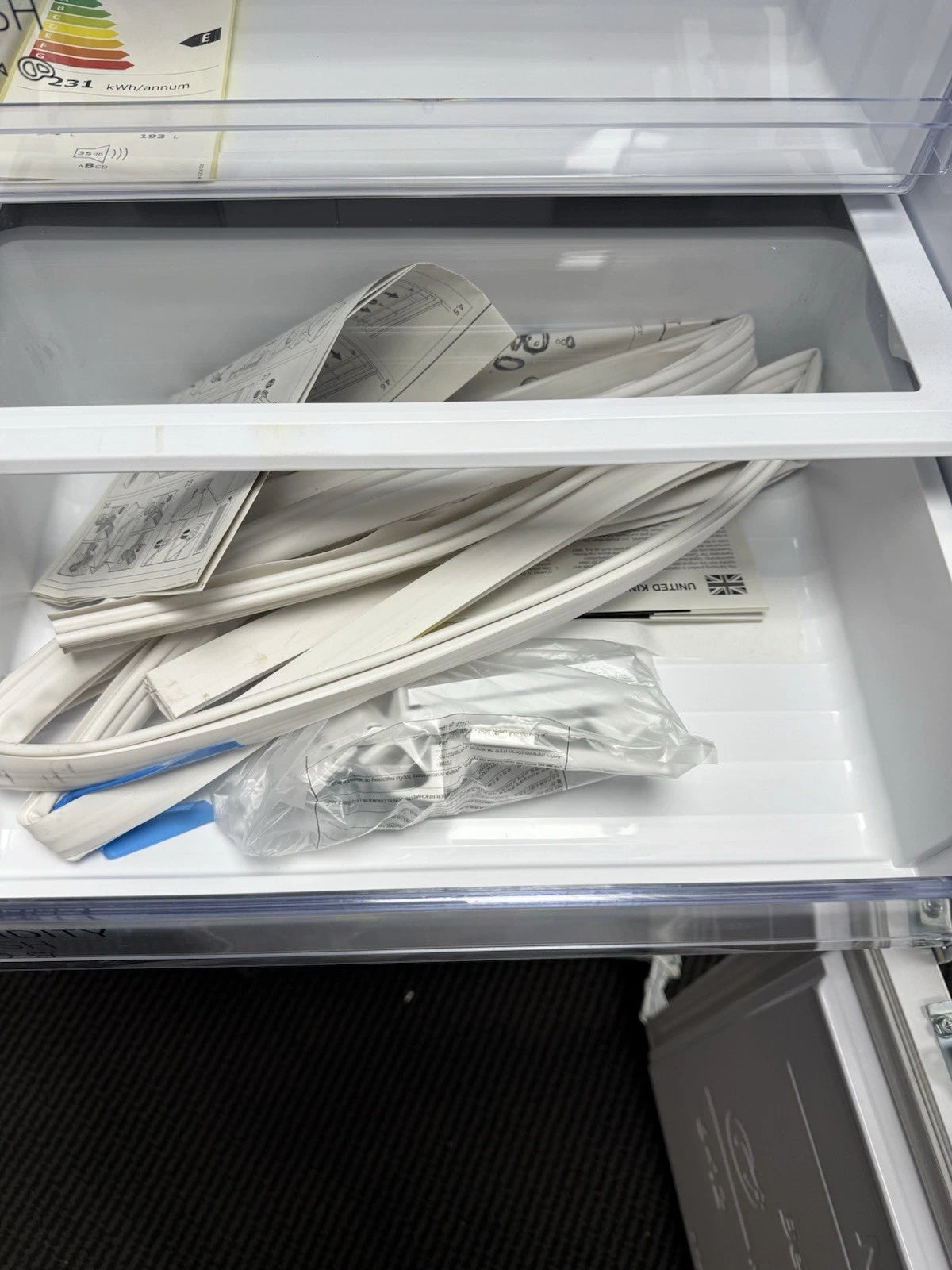 Samsung BRB26615EWW (41) 54cm Built In Fixed Hinge 70/30 Fridge Freezer with SpaceMax™ Technology in White - HW181541