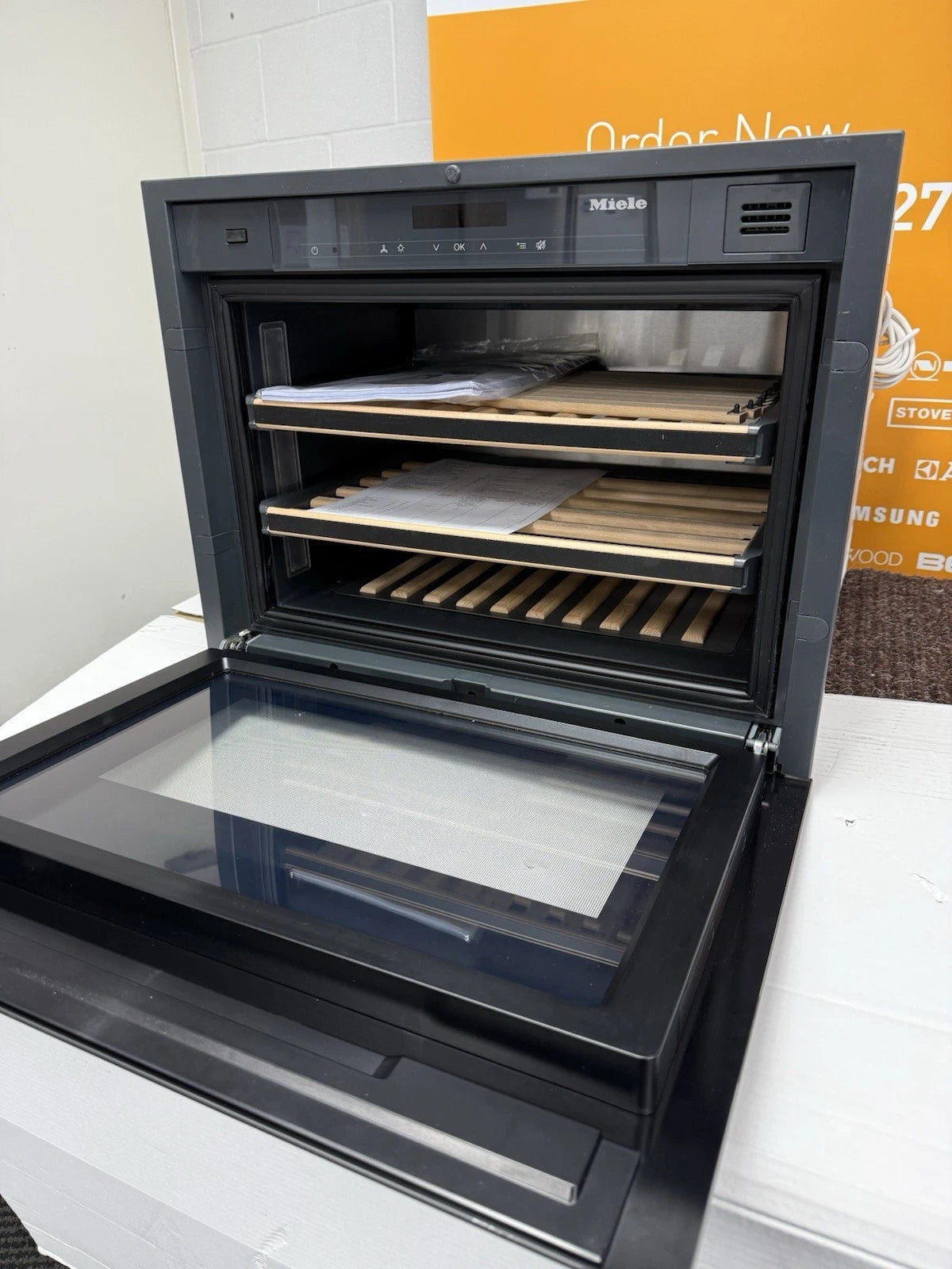 Miele KWT 7112 iG ed Push2Open Clean Steel Built-In Wine Conditioner (Blemished) - HW181334 - BLACK FRIDAY PRICE £1039.20