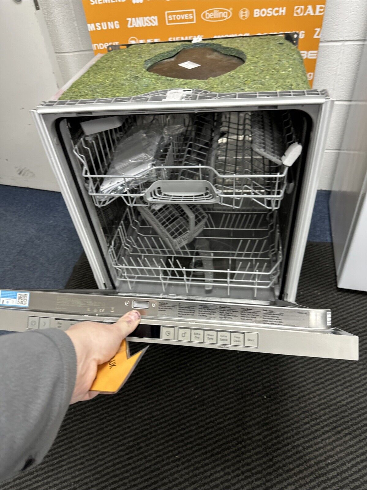 Neff N30 S153HTX02G Wi-Fi Enabled Full Size Integrated Dishwasher (Graded) showroom photo door open