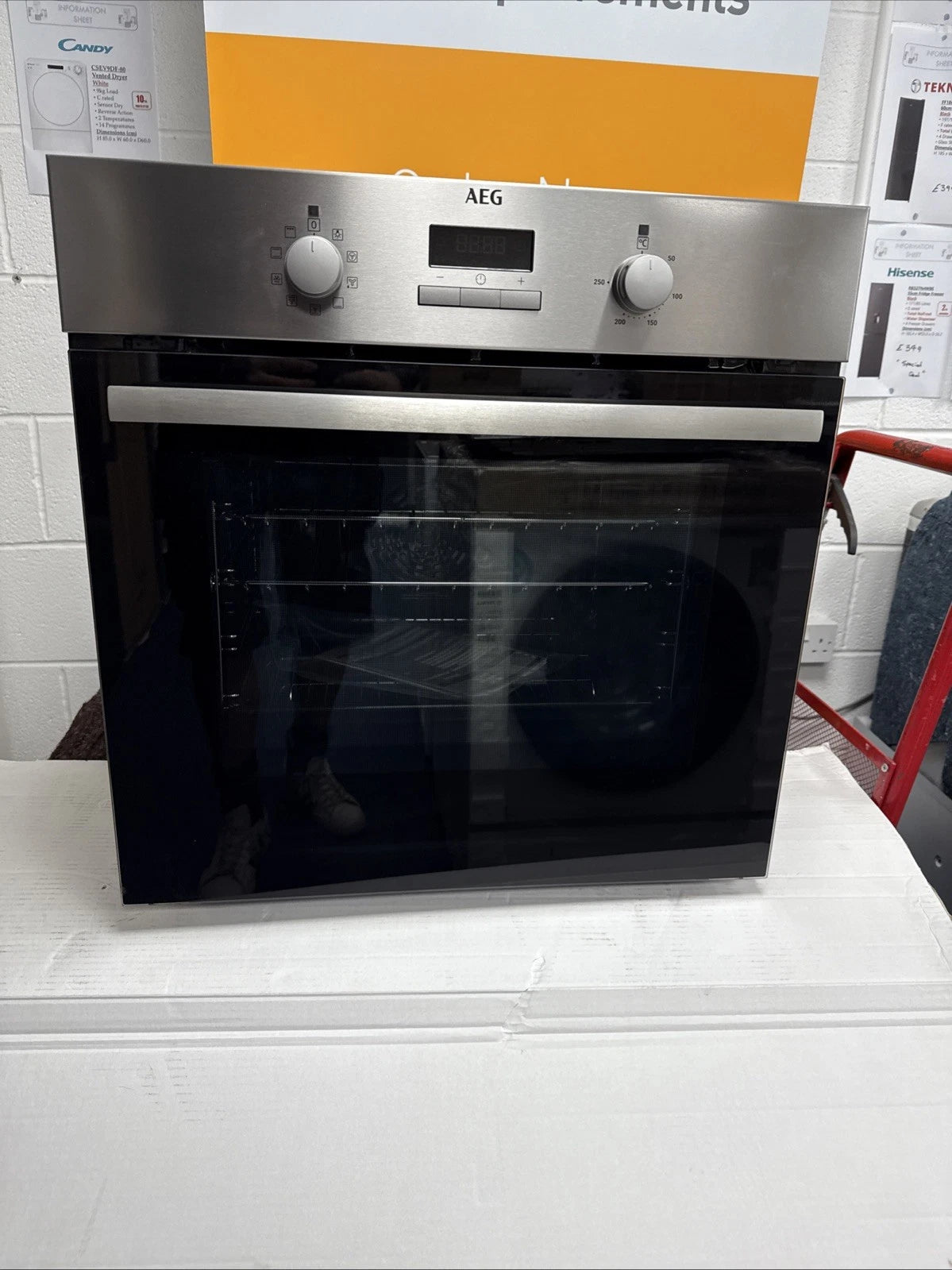 AEG BSX23101XM (82) 6000 Series SurroundCook Electric Single Oven - Stainless Steel - A Rated - 13 Amp Plug shop photo close up of front of the oven
