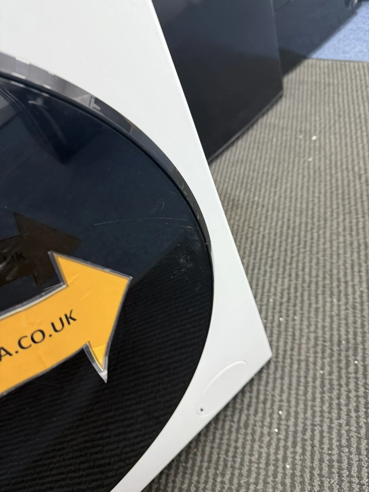 Hisense WFQA1014EVJM 10KG 1400Spin Washing Machine in White - A Rated - Blemished Showroom Photo slight scuff marks on the door 