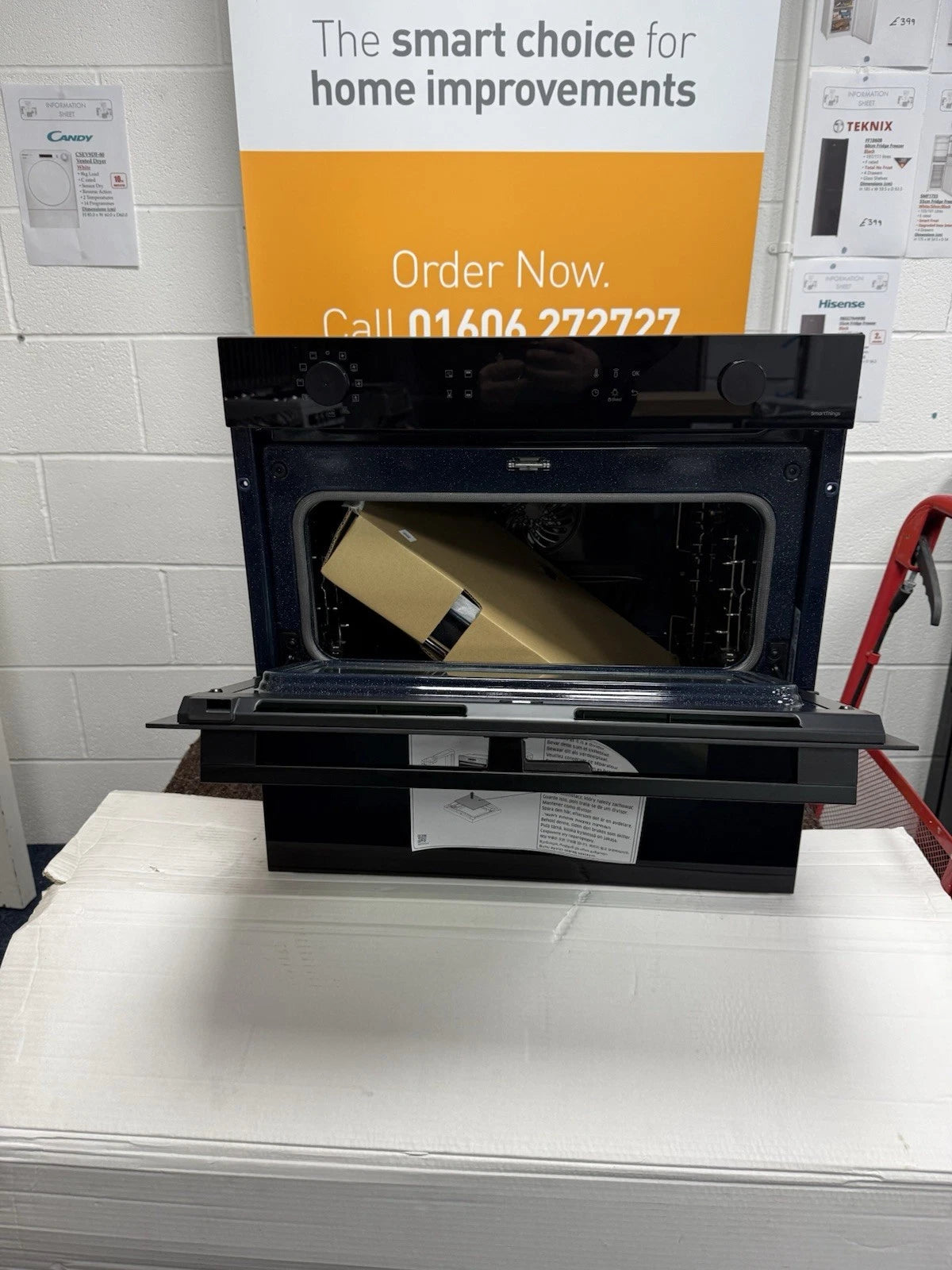 Samsung Series 4 NV7B45305AK Built-In Electric Single Oven with Dual Cook Flex™ Pyrolytic Self Cleaning and Air Sous Vide in Black - A+ Rated - HW181685