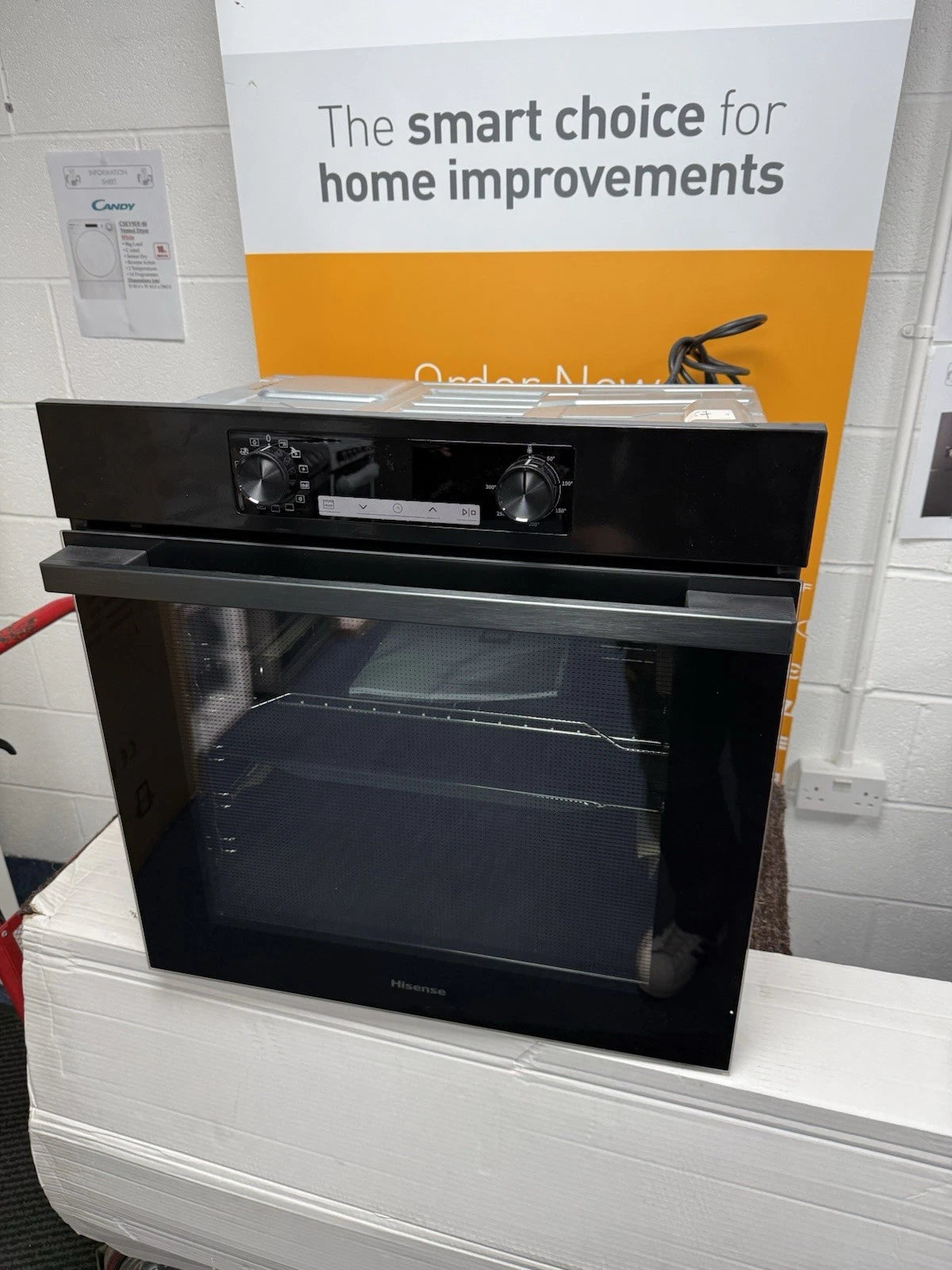 Hisense BI64211PB Electric Single Oven With Pyrolytic Self Cleaning in Black - A+ Rated - HW181674