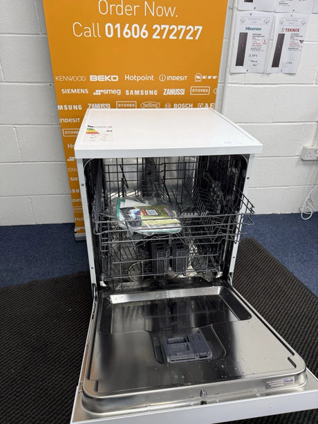 Hisense HS642D90WUK 14 Place Settings Full-Size Freestanding Dishwasher in White - D rated - (Graded) - HW181667