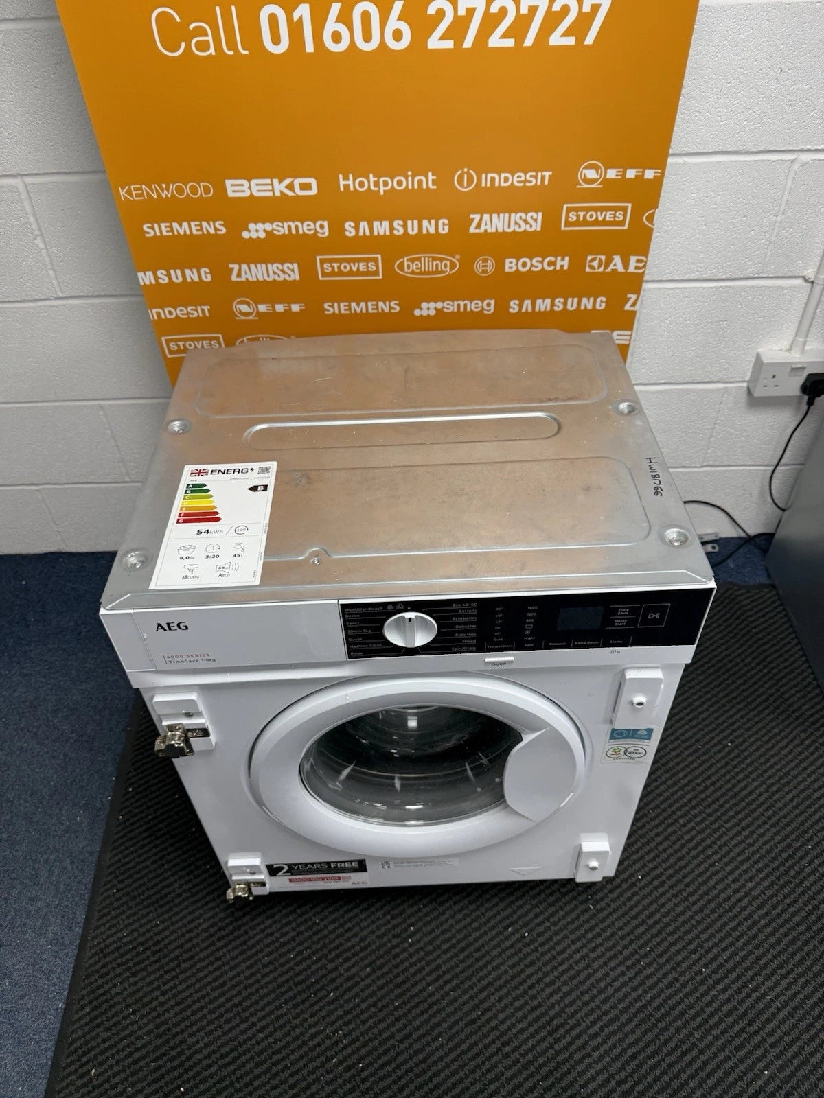 AEG LFX6G843BI 8KG 1400 Spin Machine in White - (Graded Dented) - HW181766