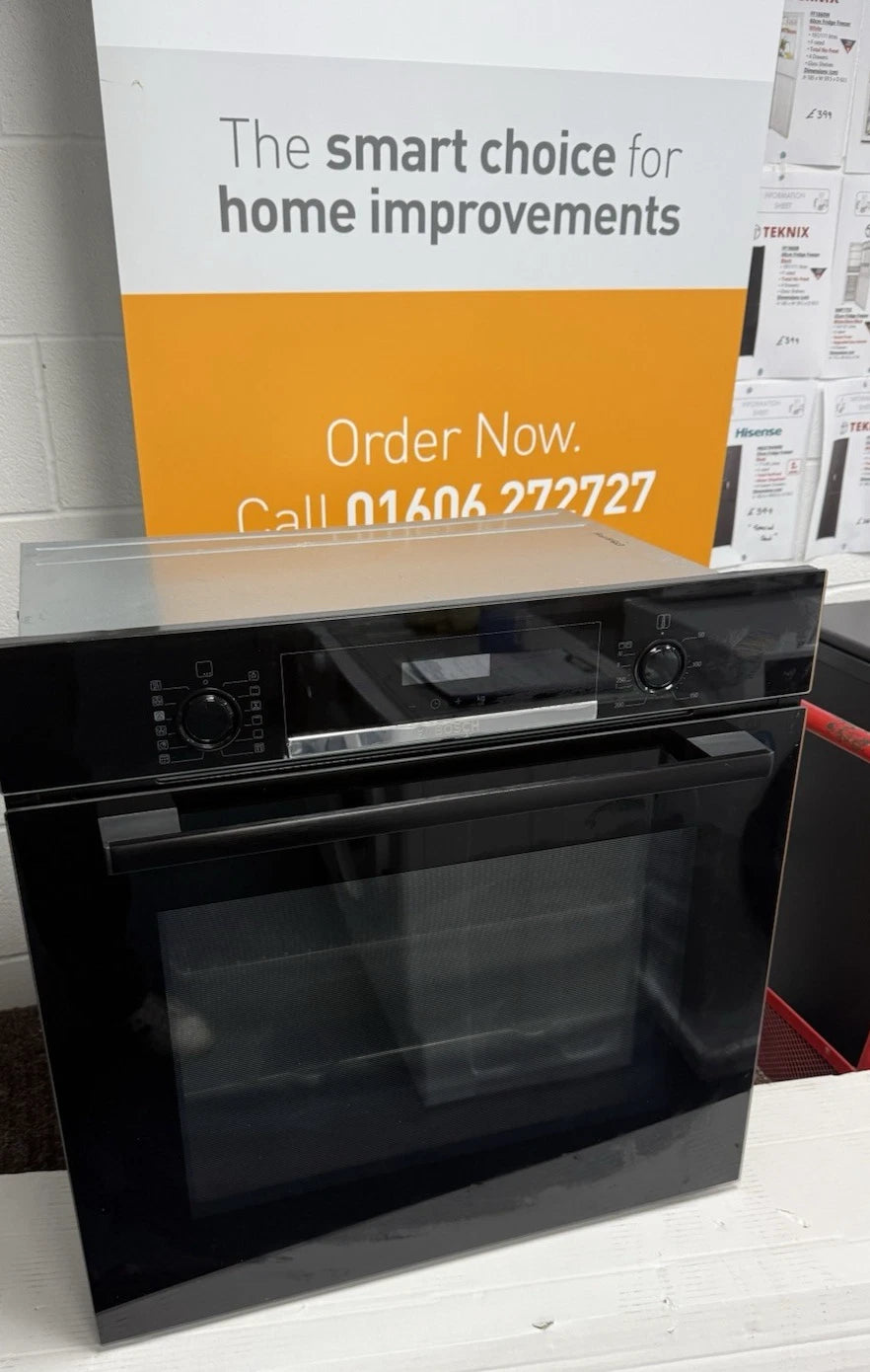 Bosch Series 4 HQA574BB3B  Electric 71L Single Oven with Pyrolytic Self Cleaning in Black - A+ Rated - HW181708