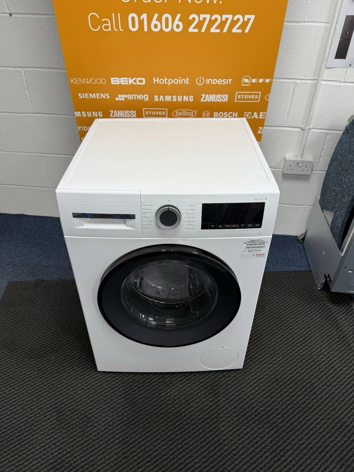 Bosch WGG04409GB 9KG 1400 Spin Washing Machine in White - A Rated - (Blemished) - HW181557
