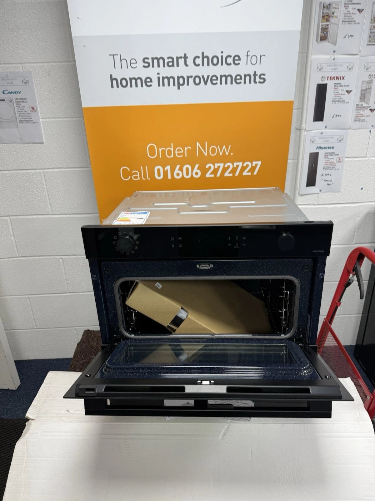 Samsung Series 4 NV7B45305AK Built-In Electric Single Oven with Dual Cook Flex™ Pyrolytic Self Cleaning and Air Sous Vide in Black - A+ Rated - HW181685