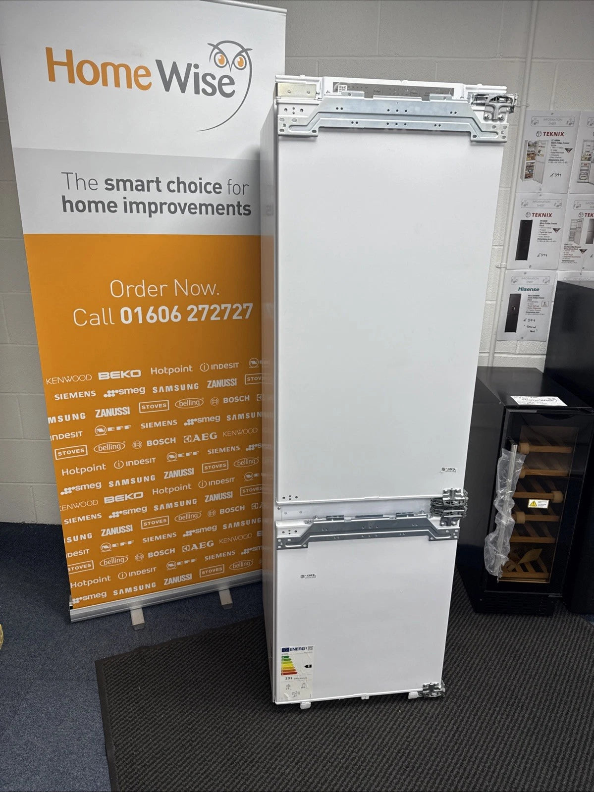 (98) Samsung BRB26615EWW 54cm Built In Fixed Hinge 70/30 Fridge Freezer with SpaceMax™ Technology in White
