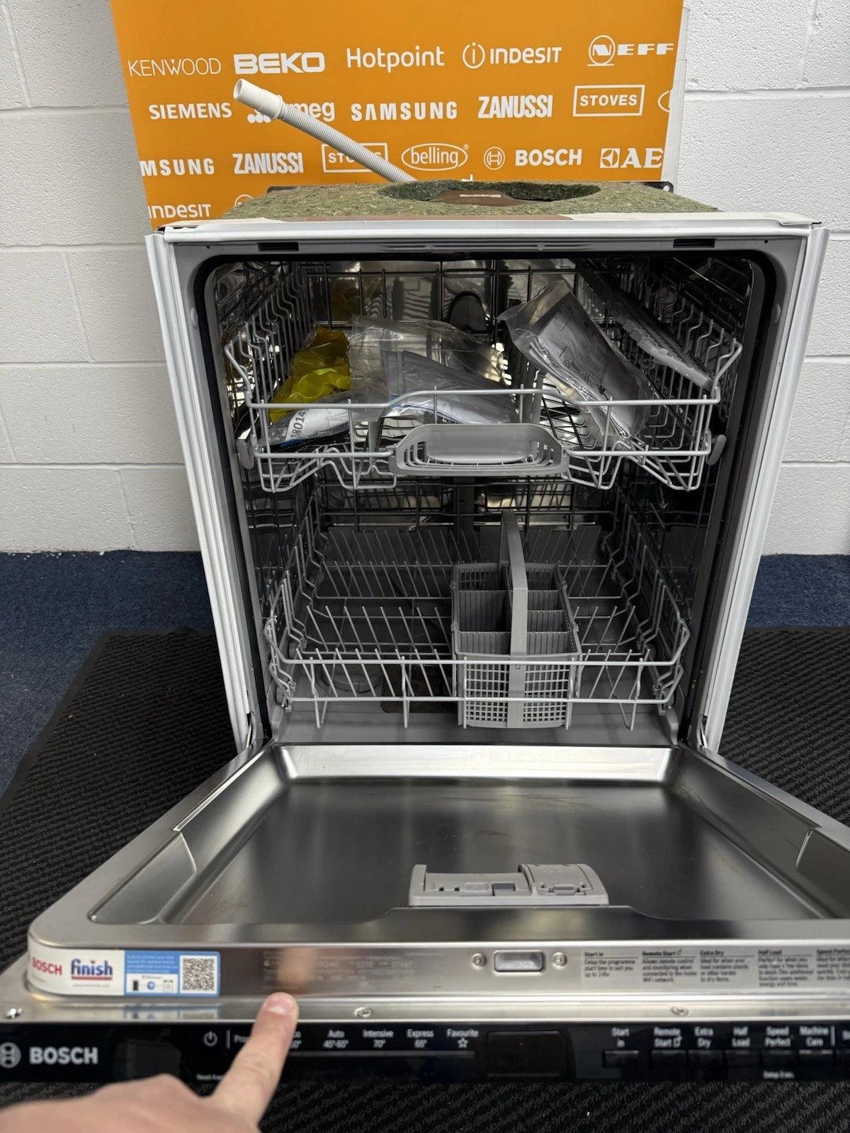 Bosch SMV2ITX18G (13) Full size 60cm Integrated Dishwasher with WiFi Enabled Home Connect (Refurbished)